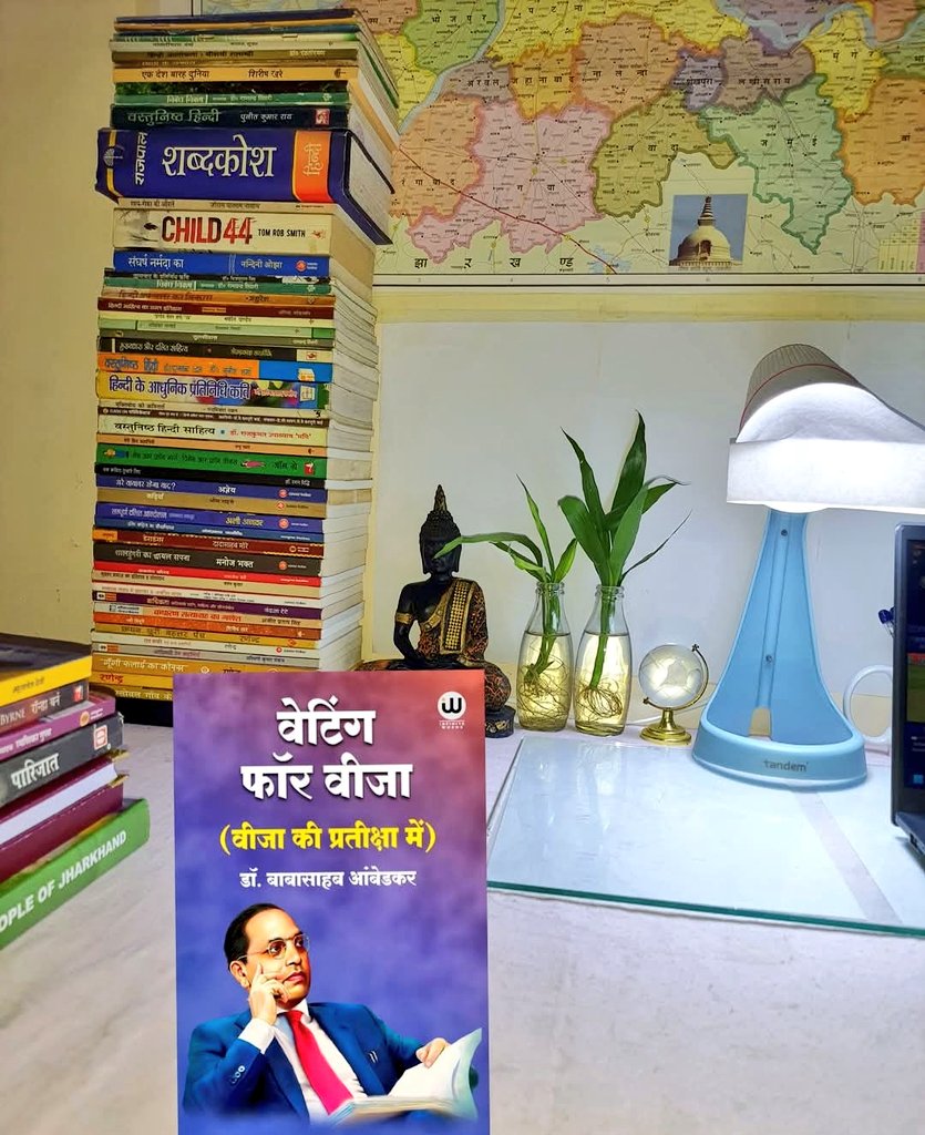 Dharamk12's tweet photo. ज्ञान के प्रतीक महामानव। 📚🩷 https://t.co/KMKXSBztvv