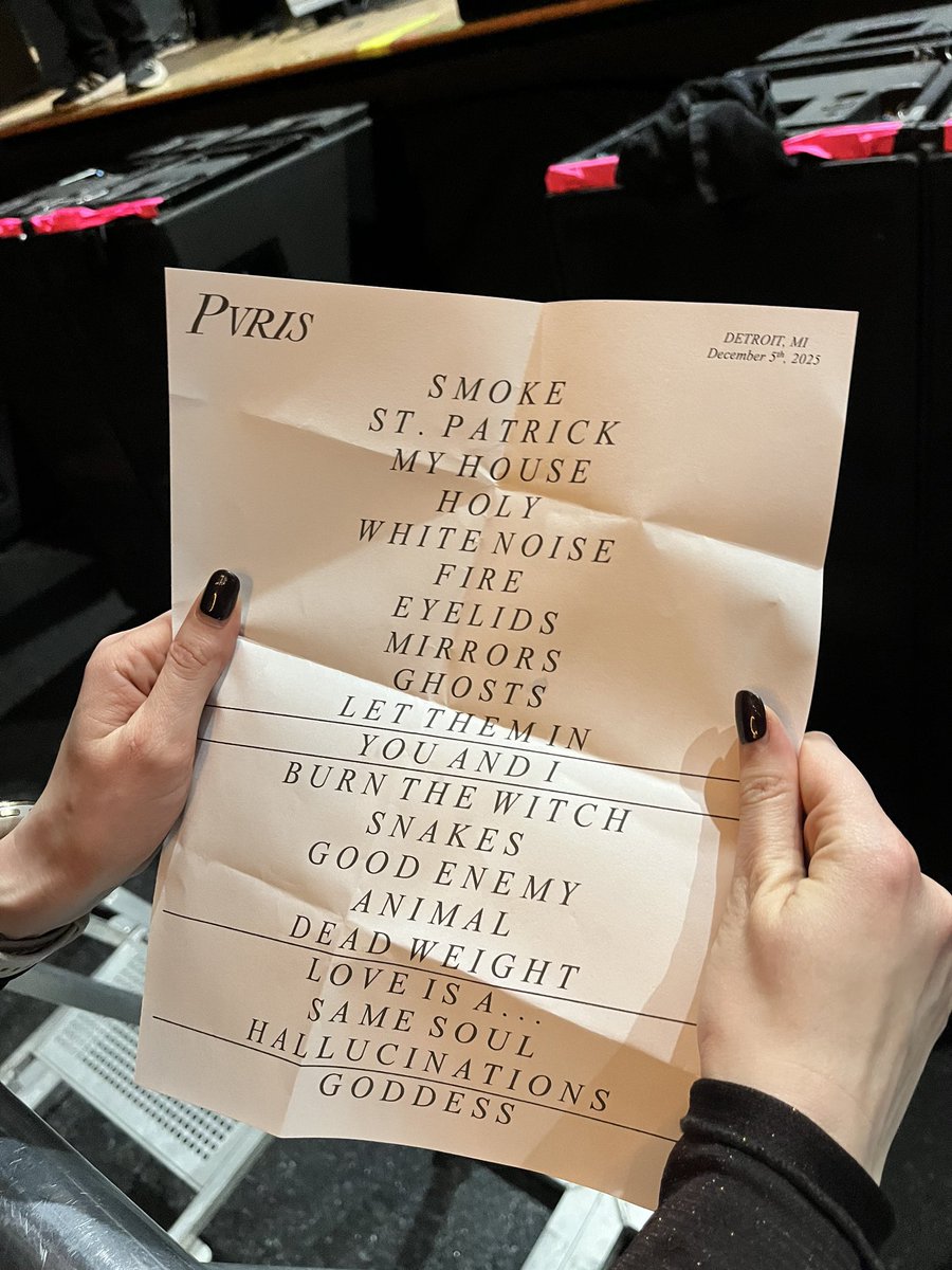 PVRIS_updates's tweet photo. Check out the setlist from last night! 

📸: @scvrlxtflvwer https://t.co/JBUtXxQeCd