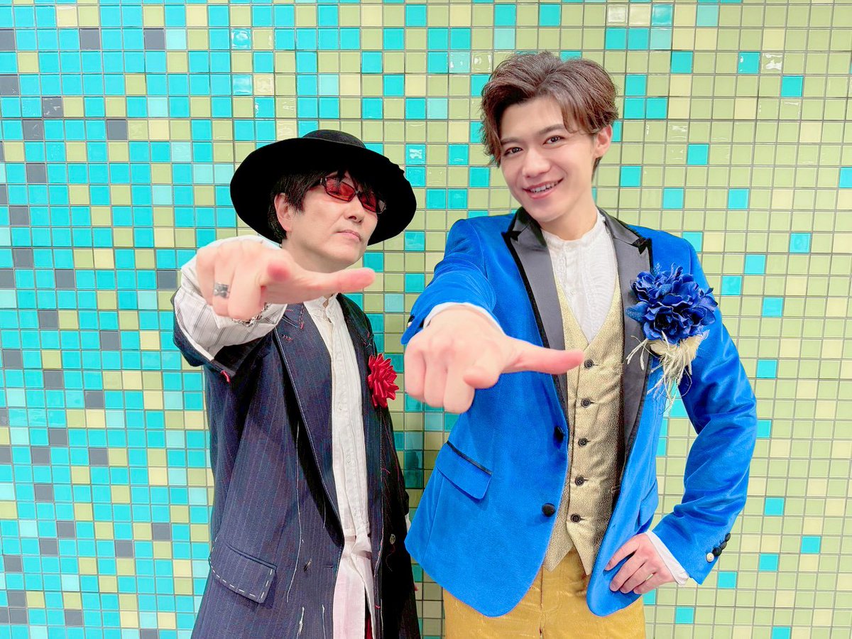 niihamaLEON's tweet image. 第58回「日本作詩大賞」🎤
改めて、「Fun! Fun! Fun!」の作詩をしてくださった後藤康二(ck510)さん、S-H-Yさんに心から感謝です✨✨✨

これからも心を込めて。大切に大切に歌っていきます⭐️
後藤さんと初のお写真📸
#作詩大賞
#FunFunFun
#WAKIWAKIダンス
#新浜レオン