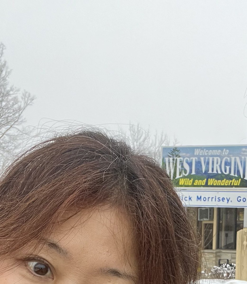 Moomin3371's tweet photo. 自宅でヘアカラーをしたら、🇺🇸の薬剤が強すぎ、枯れ草みたいなパサパサ髪に😭
1枚目は今年の2月12日の写真
頭皮マッサージとヘナカラーで何とかツヤ✨は出ました
今年の新年の目標は髪質を良くするだったので、ギリギリ達成したかな?
#アメリカ生活
#NewYearsResolution2025 https://t.co/1gB6Nj5cGn