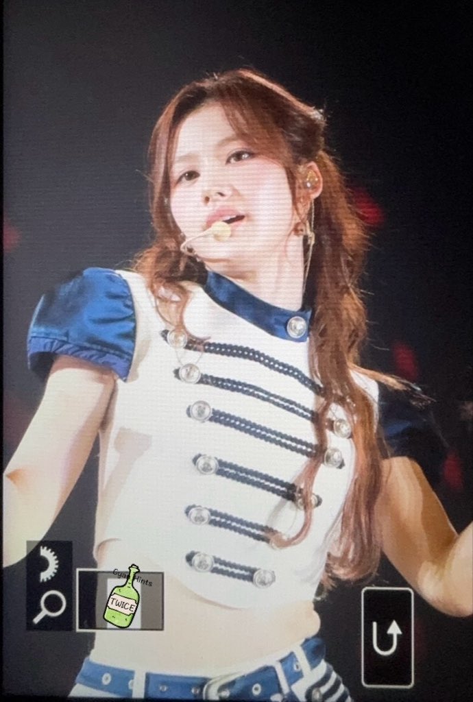 Cyan Hints tweet media