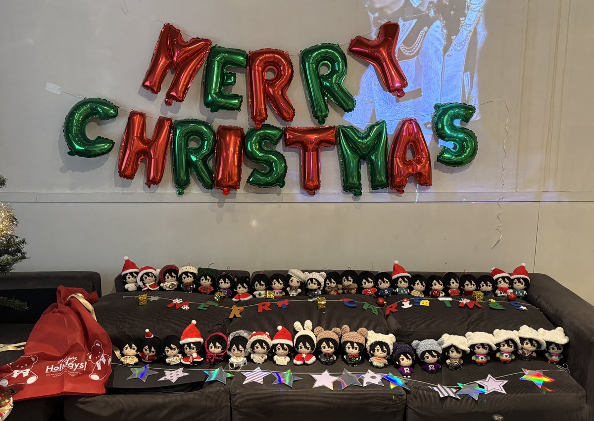 aromaticus_rose's tweet photo. 今日はれいちゃんクリスマスツリーの会でした🥰
昨年からあたためていた計画が実現して感無量でした🥹💕
圧巻の46れいちゃん✨✨✨
ツリー🎄のキャパが足りなかった🤣 https://t.co/ADKBA80zoX