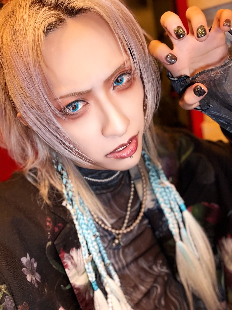 LAY ABOUT WORLD イザナ (@LAW_Izana) / Posts / X