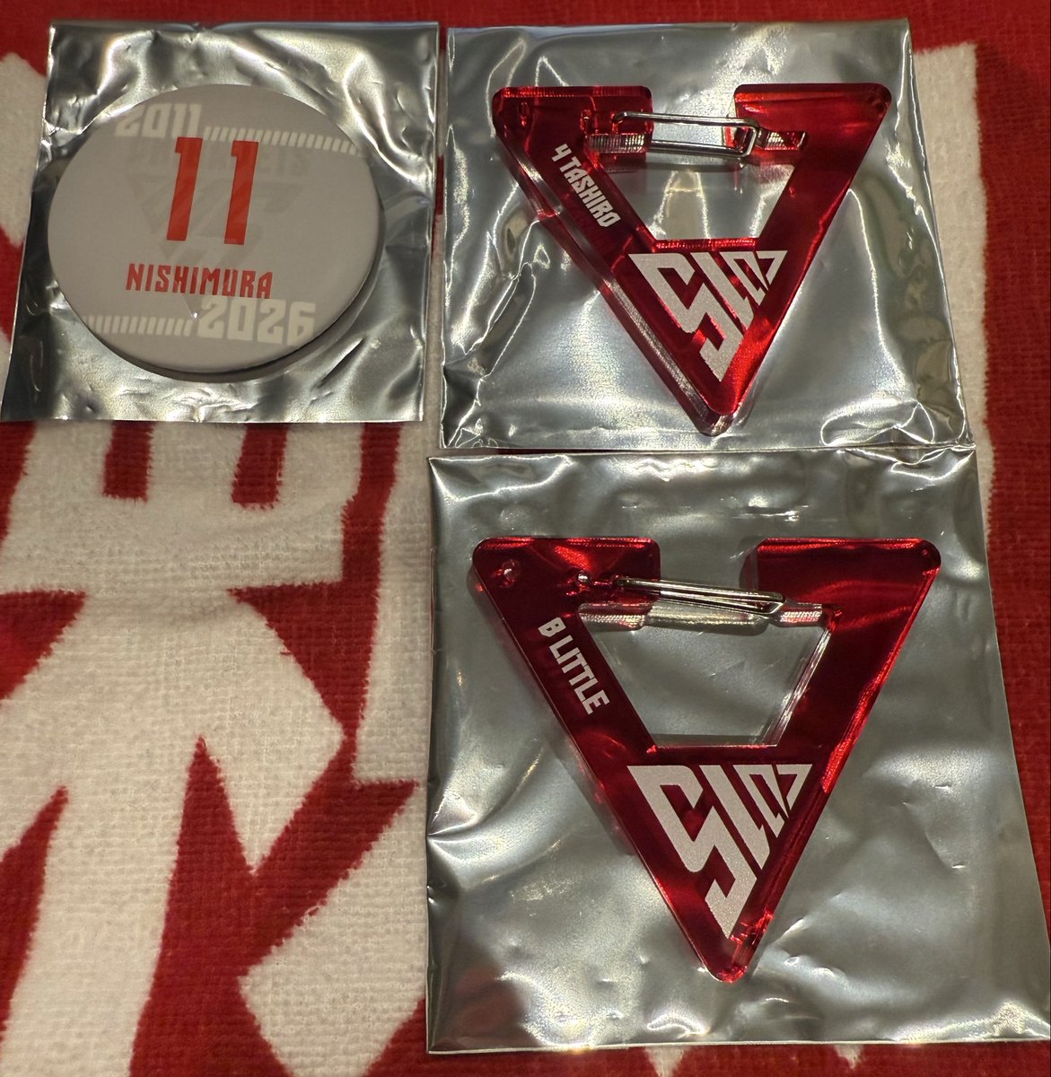 【交換買取希望】
千葉ジェッツ　缶バッチ　カラビナ

譲）11 西村選手　缶バッチ
　　4 田代選手　カラビナ
　　8 リトル選手　カラビナ

求） 5瀬川選手　2富樫選手（異種交換可）
　　定価（缶バッチ550円）
　　　　（カラビナ880円）

12/7会場おります。