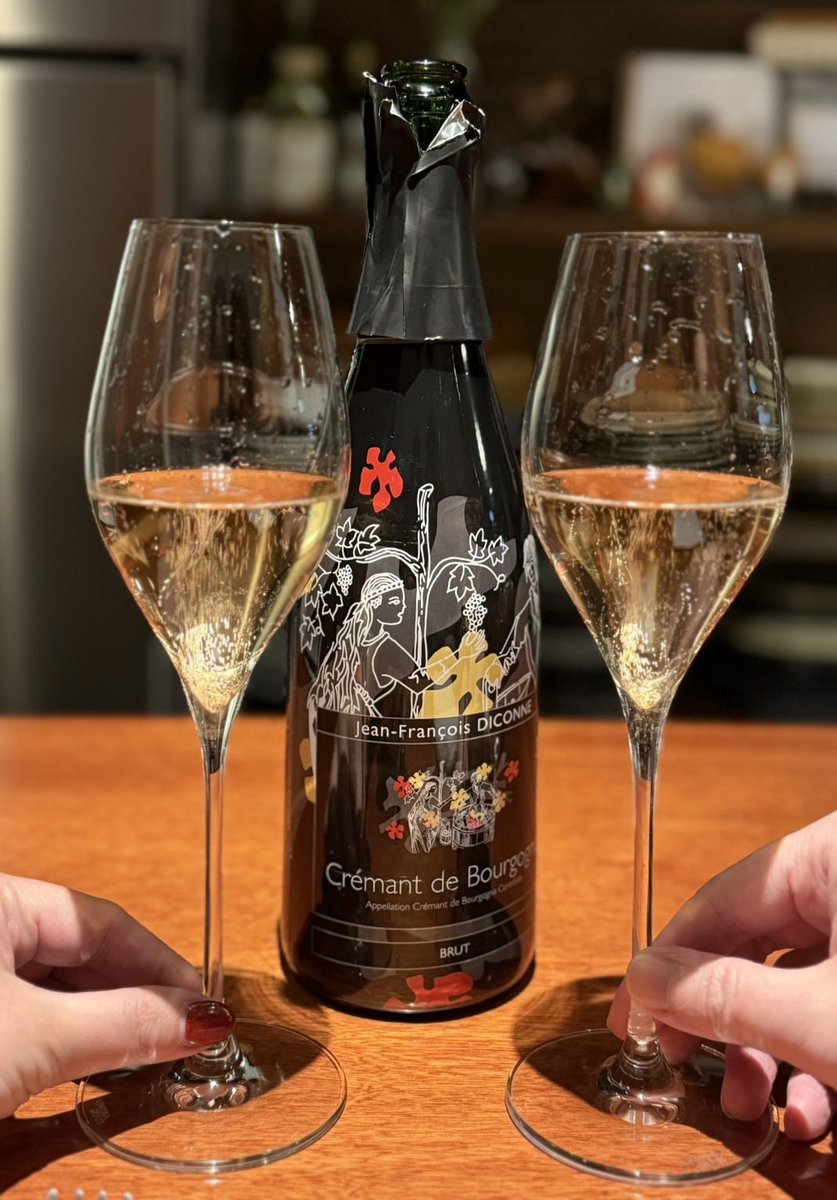 無事に今年の試験に合格しましたので、龍妃様にお祝いして頂きました🥂
あの日ミカドで応援してくださった皆様、ニナはやりました！ありがとうございました✨