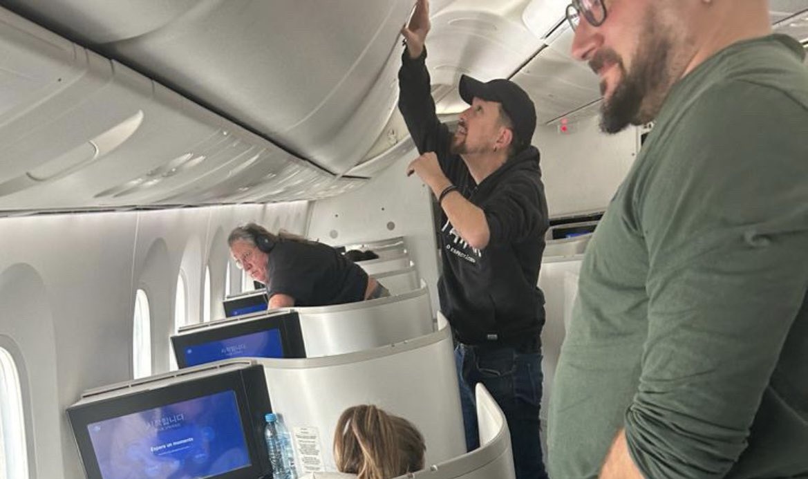 The_Libertax's tweet image. Estoy a lagrima viva con Pablo Iglesias 😂 el que venía a acabar con la casta, diciendole a todo el mundo que es un comunista y que puede ir a cenar a restaurantes que la gente normal, el currante, no puede permitirse.

Pablo, tú vas de clase obrera y la realidad es que eres…