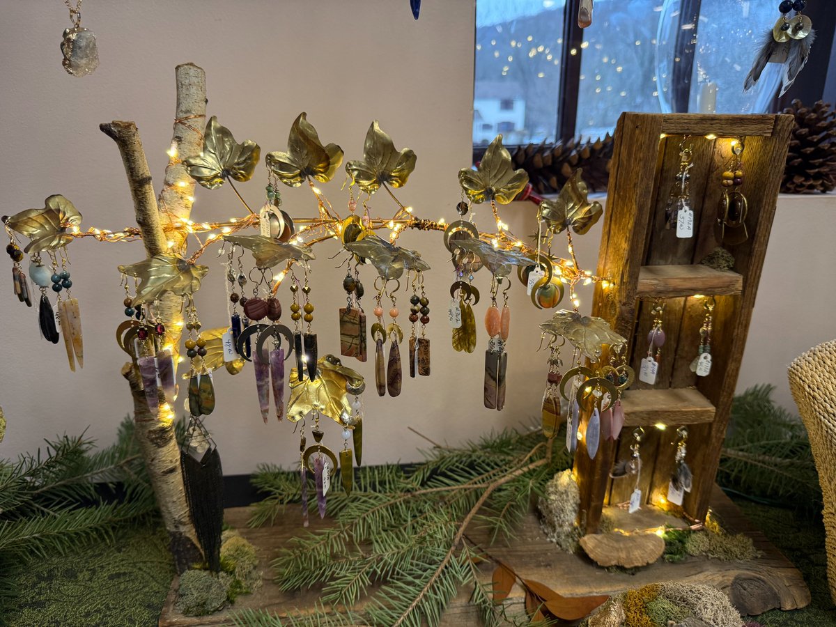 DauphinParksRec's tweet image. 🎄✨ Shop small, gift big at the Christmas Collective!
🛍️ Local artisans | 🎁 Unique gifts | 🎨 Handmade treasures
📅 Dec 6 (10–6) | Dec 7 (10–4)
📍 Fort Hunter | Free entry &amp;amp; parking!
🔗 Details: bit.ly/Christmas_FH
#ShopLocal #HolidayMarket #SupportLocalArtists