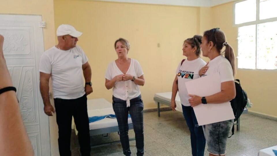 <a href="/DiazCanelB/">Miguel Díaz-Canel Bermúdez</a> <a href="/DeivyPrezMartn1/">Deivy Pérez Martín</a> <a href="/AlexisLorente74/">Alexis Lorente Jiménez</a> <a href="/MMarreroCruz/">Manuel Marrero Cruz</a> <a href="/alfonso_noya/">Alfonso Noya Martínez🇨🇺</a> <a href="/IcsCuba/">Instituto de Información y Comunicación Social</a> <a href="/radio_cubana/">Radio Cubana</a> 🫶 En un gesto de altruismo y solidaridad, los trabajadores de la Empresa Pecuaria Venegas entregaron al Centro Psicopedagógico El Reparador de Sueños, con sede en Sancti Spíritus, dos de sus salas, luego de una reparación general. radiosanctispiritus.cu/es/pecuaria-ve…