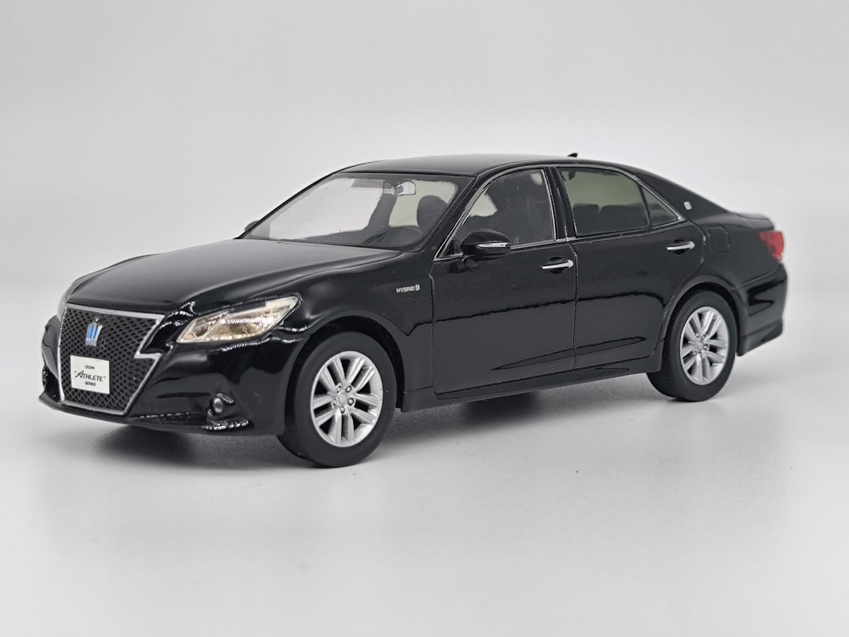 ミニカー在庫を整理中 14代目クラウンの1/30カラーサンプル アスリート