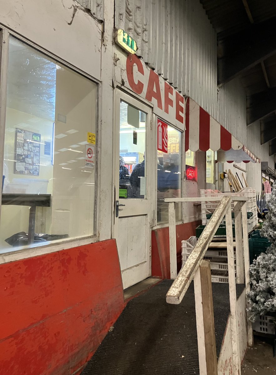 AllotmentHelen's tweet photo. I’ve been to Rufforth auto jumble today for the first time and the cafe is ‘proper’ in every way . The most authentic cafe I’ve been to in a long, long time. So cosy on a cold early Saturday morning. Brilliant. #cafe #Rufforth #autojumble https://t.co/tck0pYNmK0