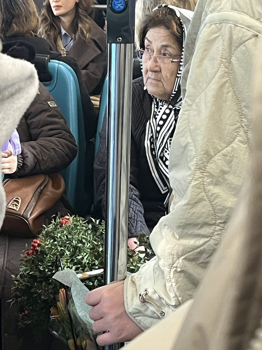 teyze : 1
ben: 0 
#kokina