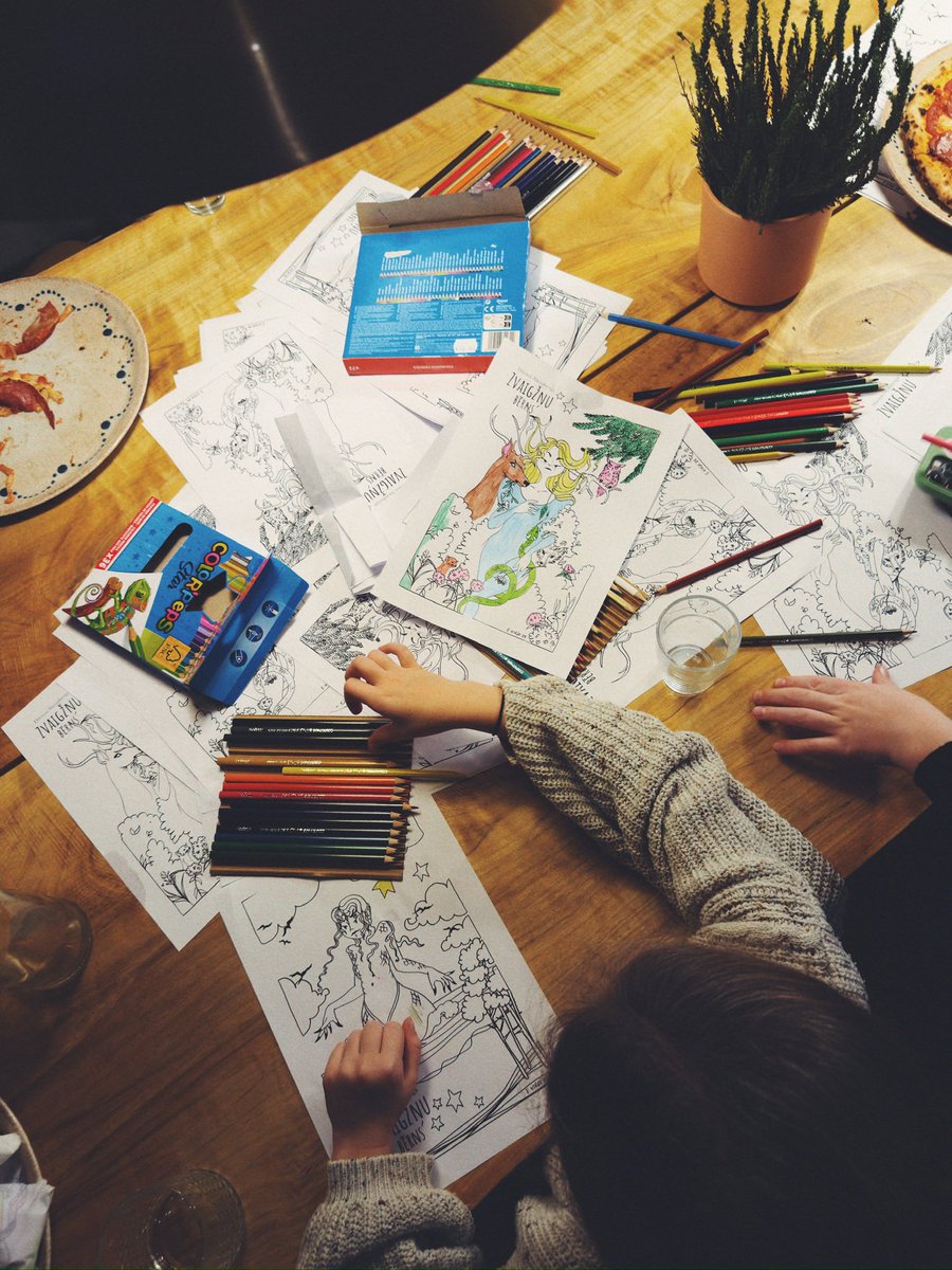 fooxoo's tweet image. Zaigžņu bērna ballīte kopā ar @dzeina ✨✨✨