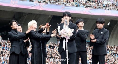 ATEEZ’s Yunho wins New Wave Actor Award at Asia Artist Awards 2025