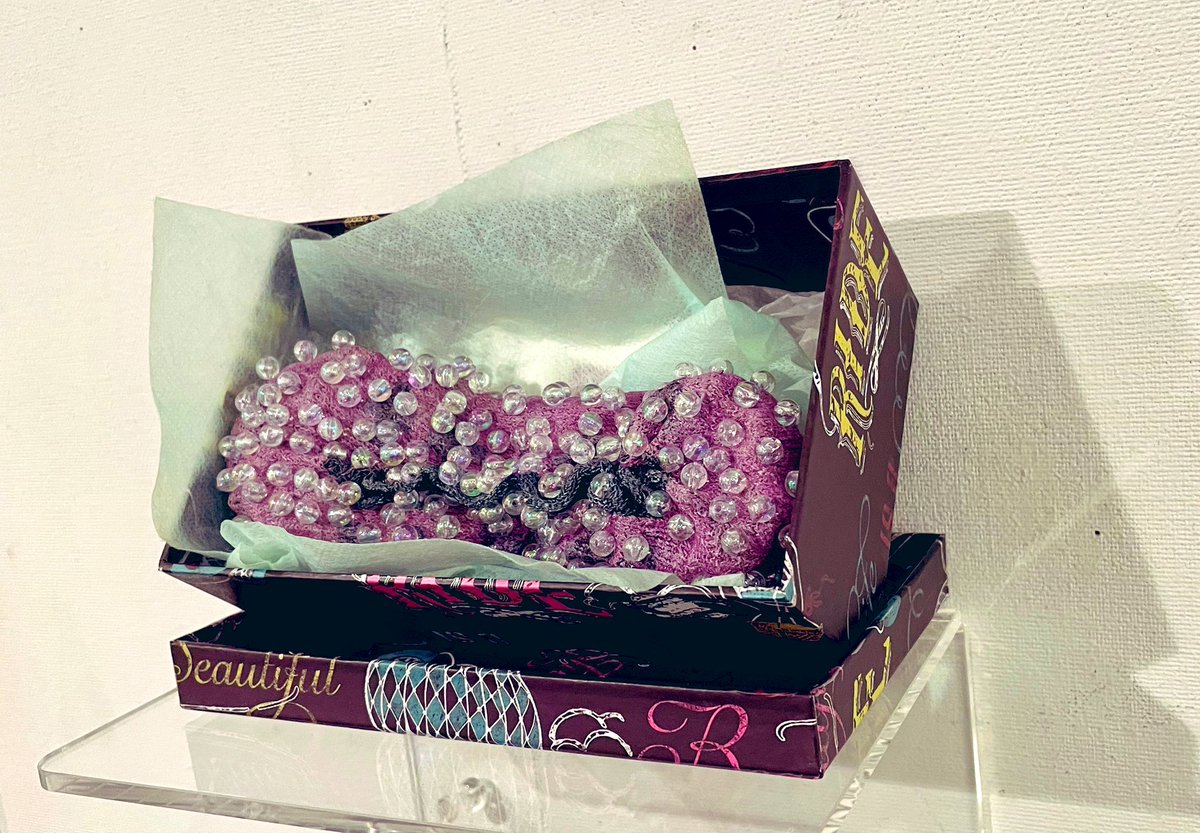 hisamo15's tweet photo. 怒涛の個展が終わったら、はやこの季節。。5点ほど出品していますので、ご覧いただけたらうれしいです。

Xmas Artist Shop2025

スペースプリズム
2025.12.4（木)〜12.25(木)12:00-19:00（日曜17:00まで）9・16（火）休廊　

＊12/20(土）14:00～16:00在廊予定です https://t.co/0wDYLyvQhu