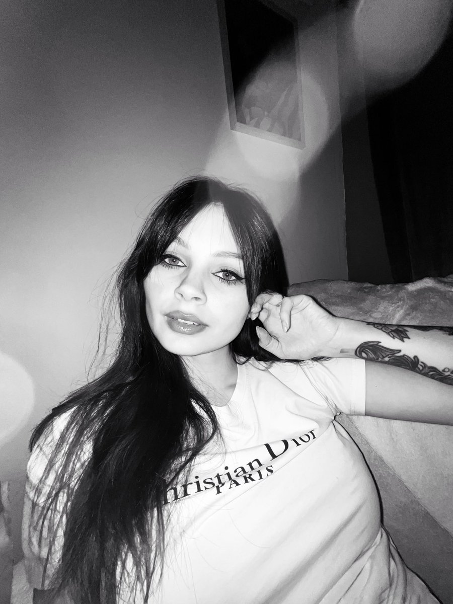 Veronika 🧸 tweet media