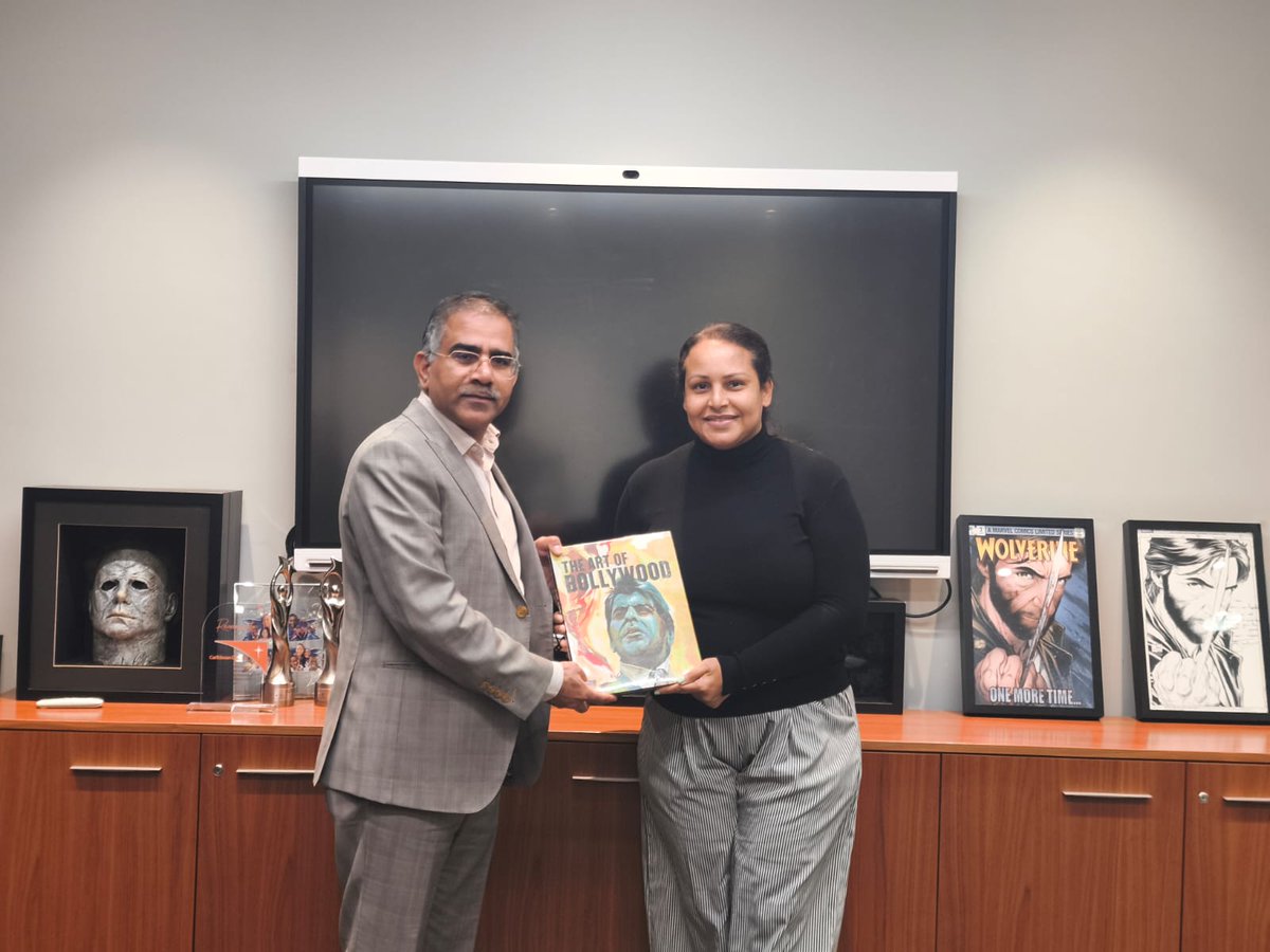 El Embajador se reunió con la Directora General de Operaciones de Caribbean Cinemas, Sra. Zumaya Cordero, en la sede de Caribbean Cinema en Santo Domingo. Se abordaron temas como la cooperación para la promoción del cine indio en la República Dominicana y la colaboración para un