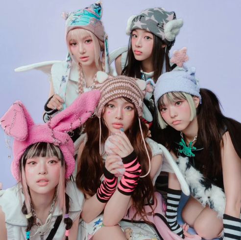 AboutMusicYT's tweet image. Singer of the year (Daesang) winners at the Asia Artist Awards each year:

2025: Stray Kids
2024: NewJeans
2023: NewJeans
2022: SEVENTEEN
2021: SEVENTEEN
2020: TWICE
2019: TWICE
2018: BTS
2017: EXO
2016: EXO