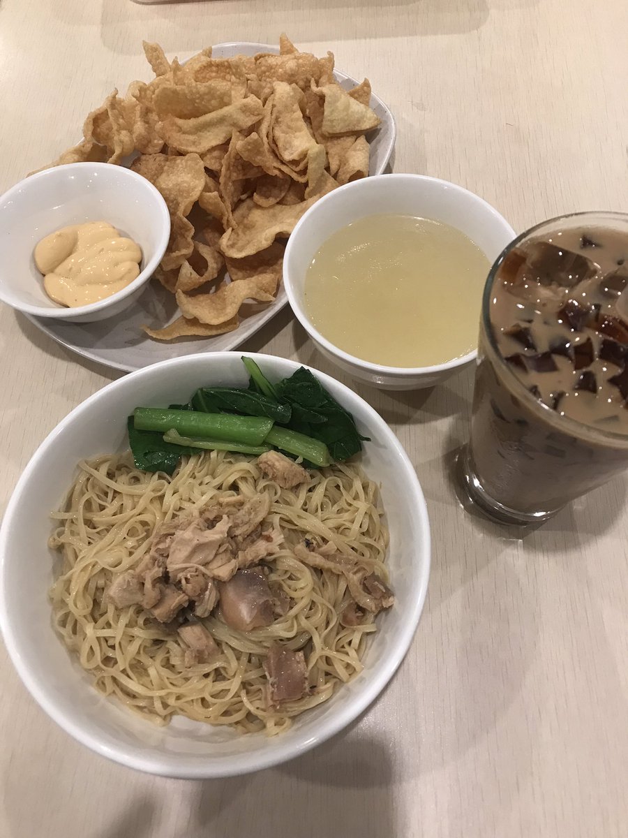 cita2 ingin ke blok m, tp kejebak macet hampir sejam di sarinah, mendingan ke bakmi gm sarinah