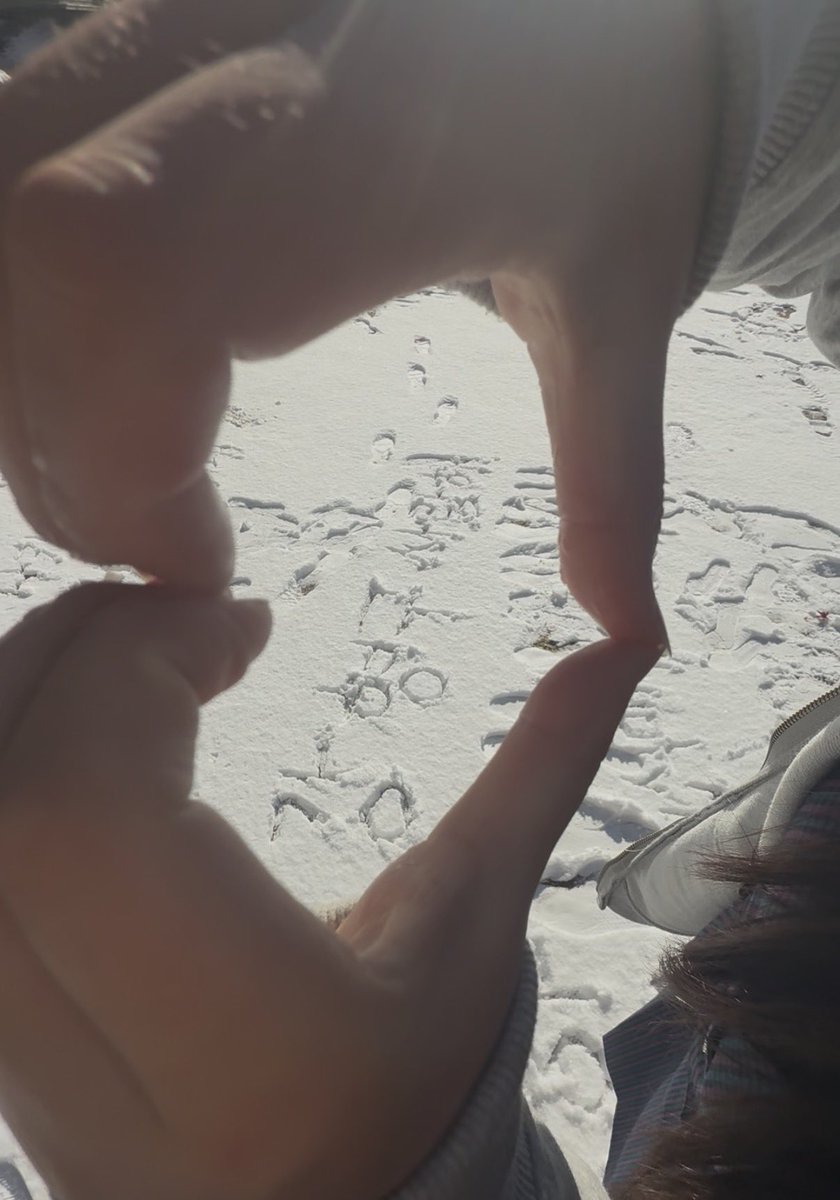 #kinoeats #키노이츠 
음식 사진은 아니지만 점심시간에 밥 거르고
운동장에 쓴거니까 인정해쥬시길…♡︎
❤️강형구사랑해❤️