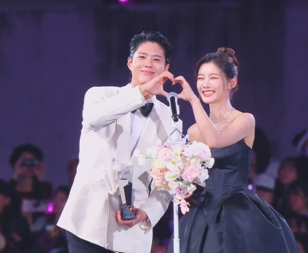 Forever&amp; Ever💞 
#aaa2025
#ParkBoGum #kimyoujung 
#boyoucouple👩‍❤️‍👨 
#loveinthemoonlight🌙☁️
#youthmt #ParkBoGumsCantabile