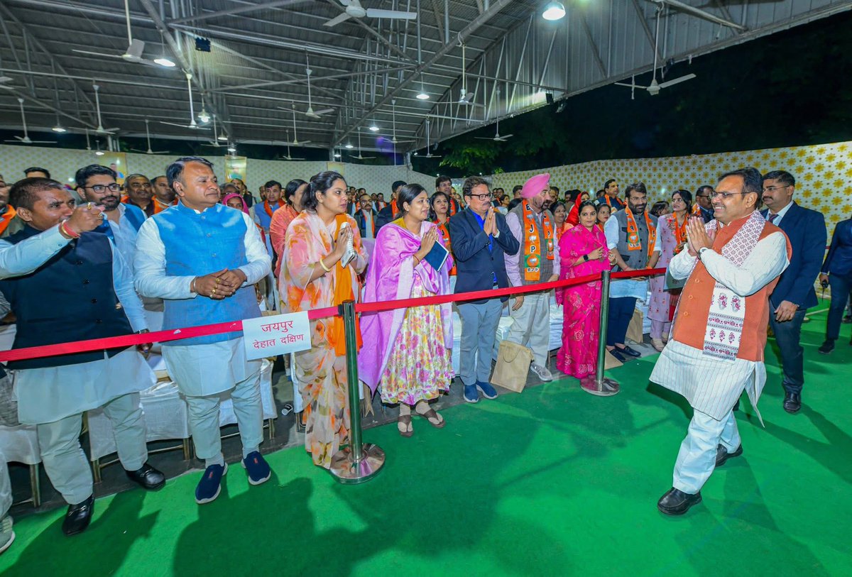 Rajendra_Gehlot's tweet photo. आज जयपुर में माननीय मुख्यमंत्री श्री भजनलाल शर्मा जी के साथ जोधपुर जिला के भाजपा जिला अध्यक्षों, मंडल अध्यक्षों एवं कार्यकर्ताओं के साथ संगठनात्मक मजबूती पर सारगर्भित चर्चा की।
#BJP #Rajasthan #OrganisationStrong #Leadership #JodhpurSampark https://t.co/WHzis7Mx46