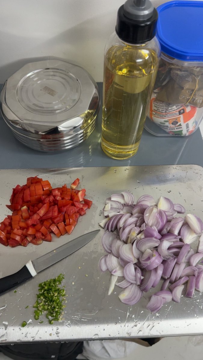 Aaj duggal sahab chef bne hain