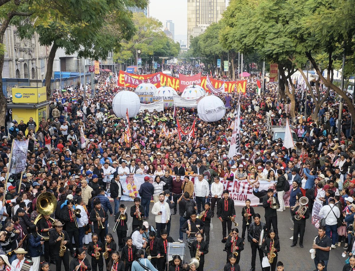 salomonj's tweet photo. Con mucho orgullo y entusiasmo, estamos celebrando 7 años de transformar el país, 7 años en los que el pueblo ha sido testigo de los resultados del humanismo mexicano y del legado del Licenciado @lopezobrador_.

Hoy seguimos construyendo el segundo piso de la 4T y el país está con la Presidenta @Claudiashein.

#MéxicoConClaudia
#7AñosDeBienestar