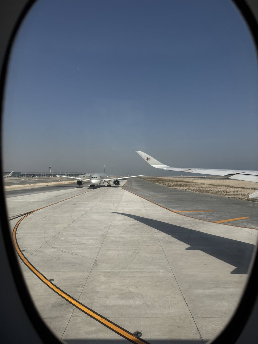 putranicholas1's tweet image. Terbang dengan maskapai terbaik #1 dan #3 dunia ✈️