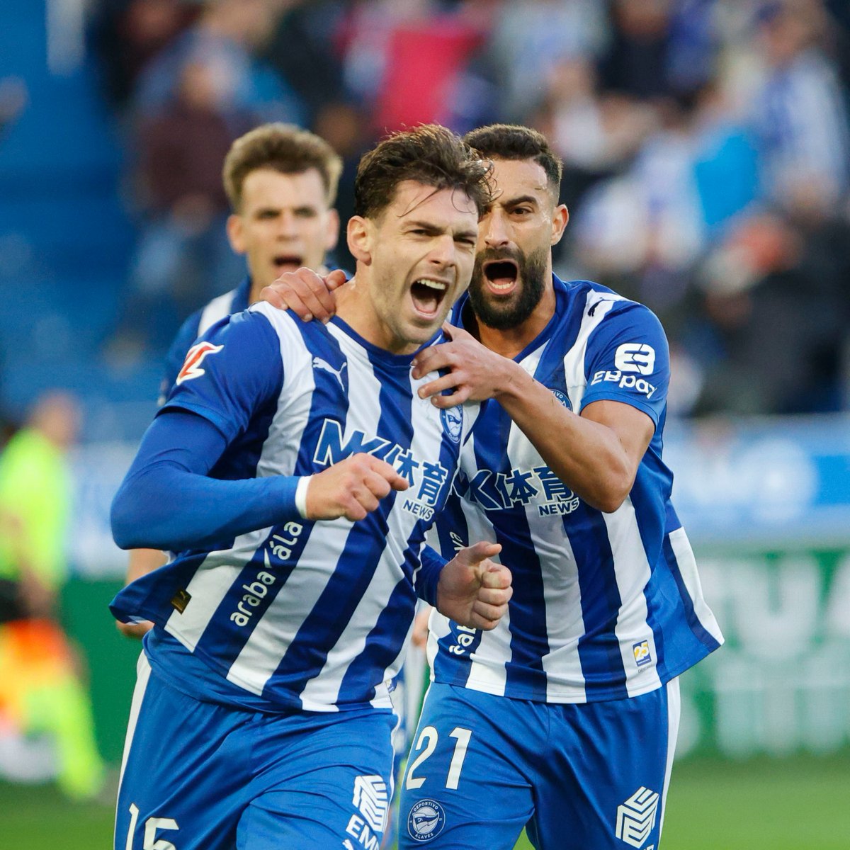 LaLiga's tweet photo. Así es como se gritan los goles en Mendi. 🦊💙

@Alaves | #AlavésRealSociedad https://t.co/NSiGSK8ZGu