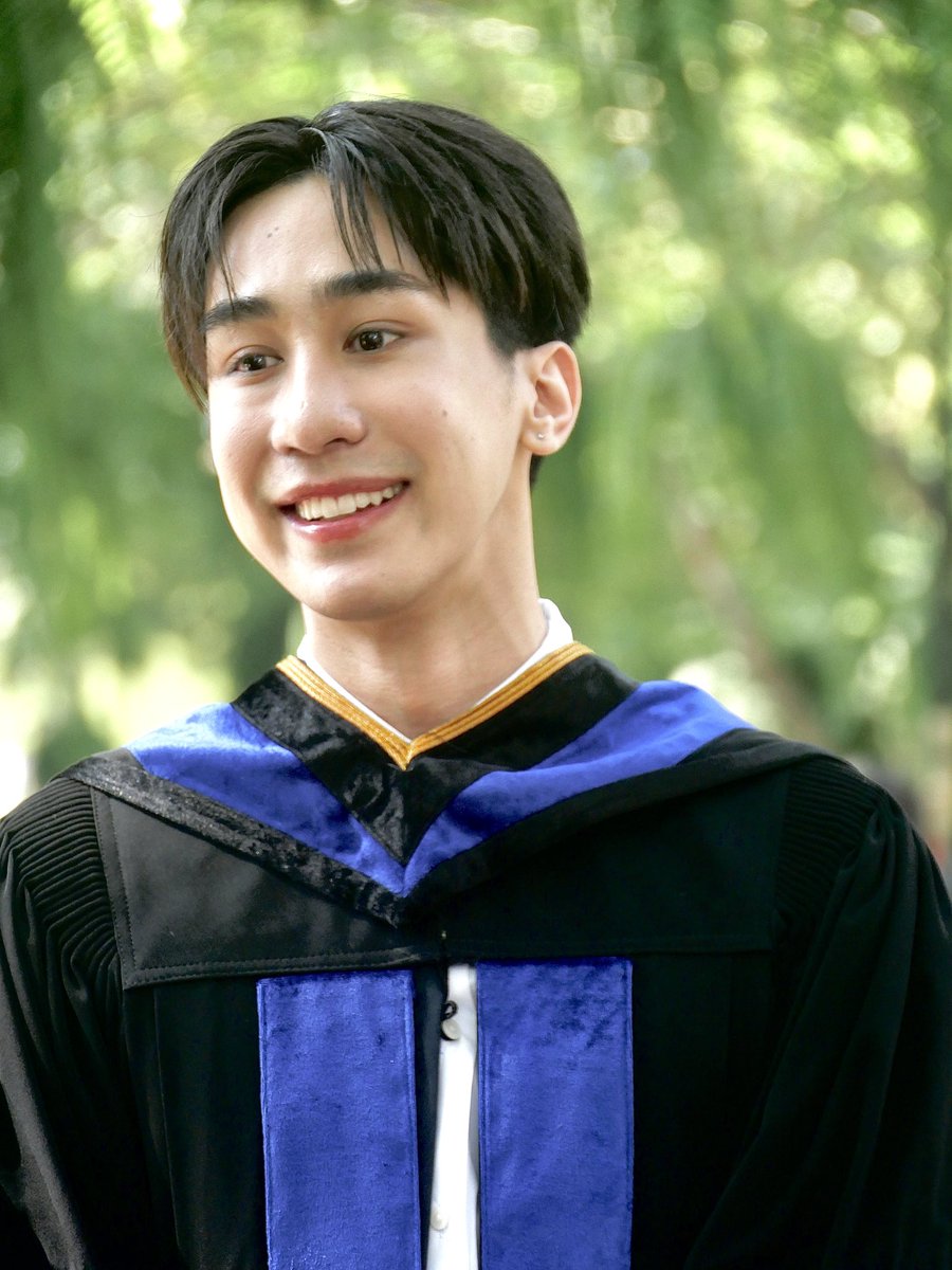 praewnpp's tweet image. ตอนนั้นยังเป็นไอ่เด็กเล็กของพี่ๆอยู่เลย ตอนนี้เรียนจบละ
#GuideGraduation #Guidekc 
#GuideKantapon