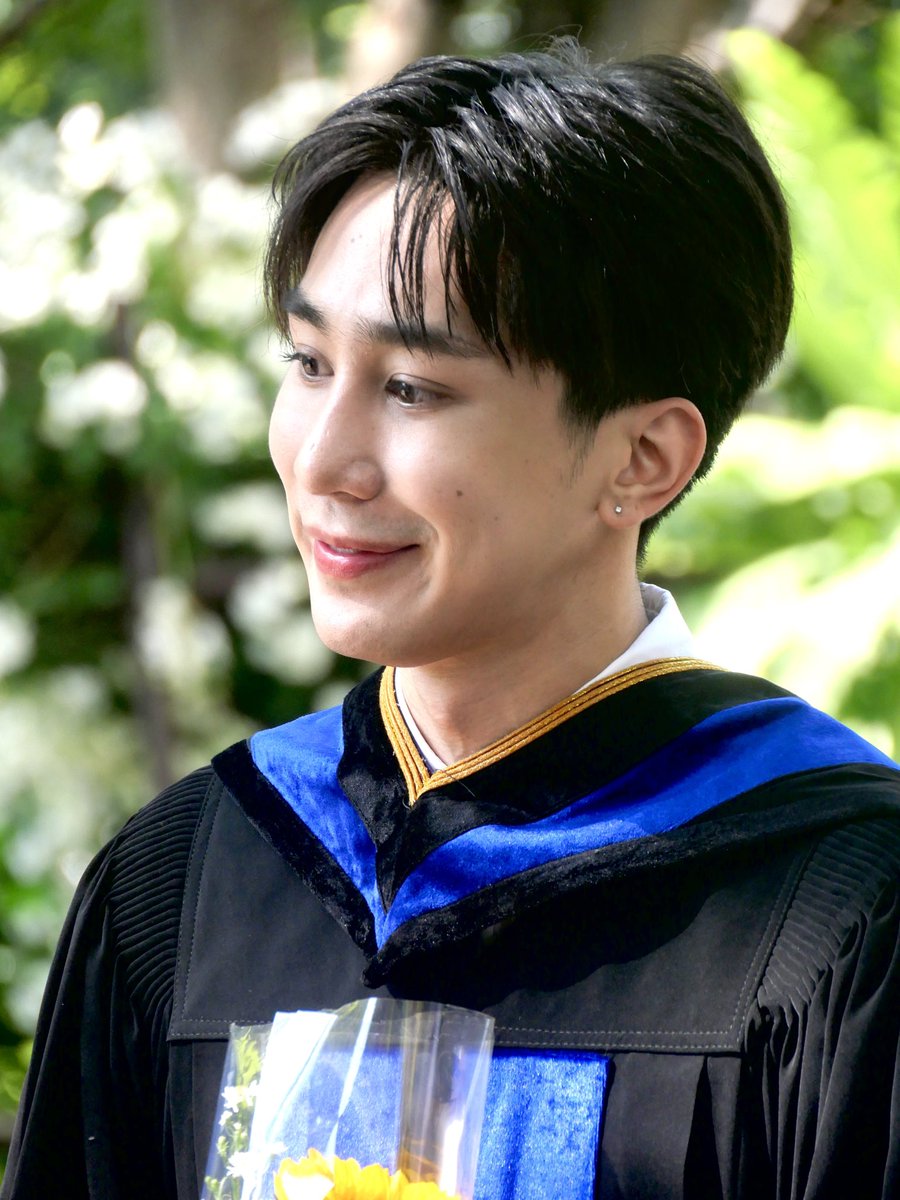 praewnpp's tweet image. ตอนนั้นยังเป็นไอ่เด็กเล็กของพี่ๆอยู่เลย ตอนนี้เรียนจบละ
#GuideGraduation #Guidekc 
#GuideKantapon