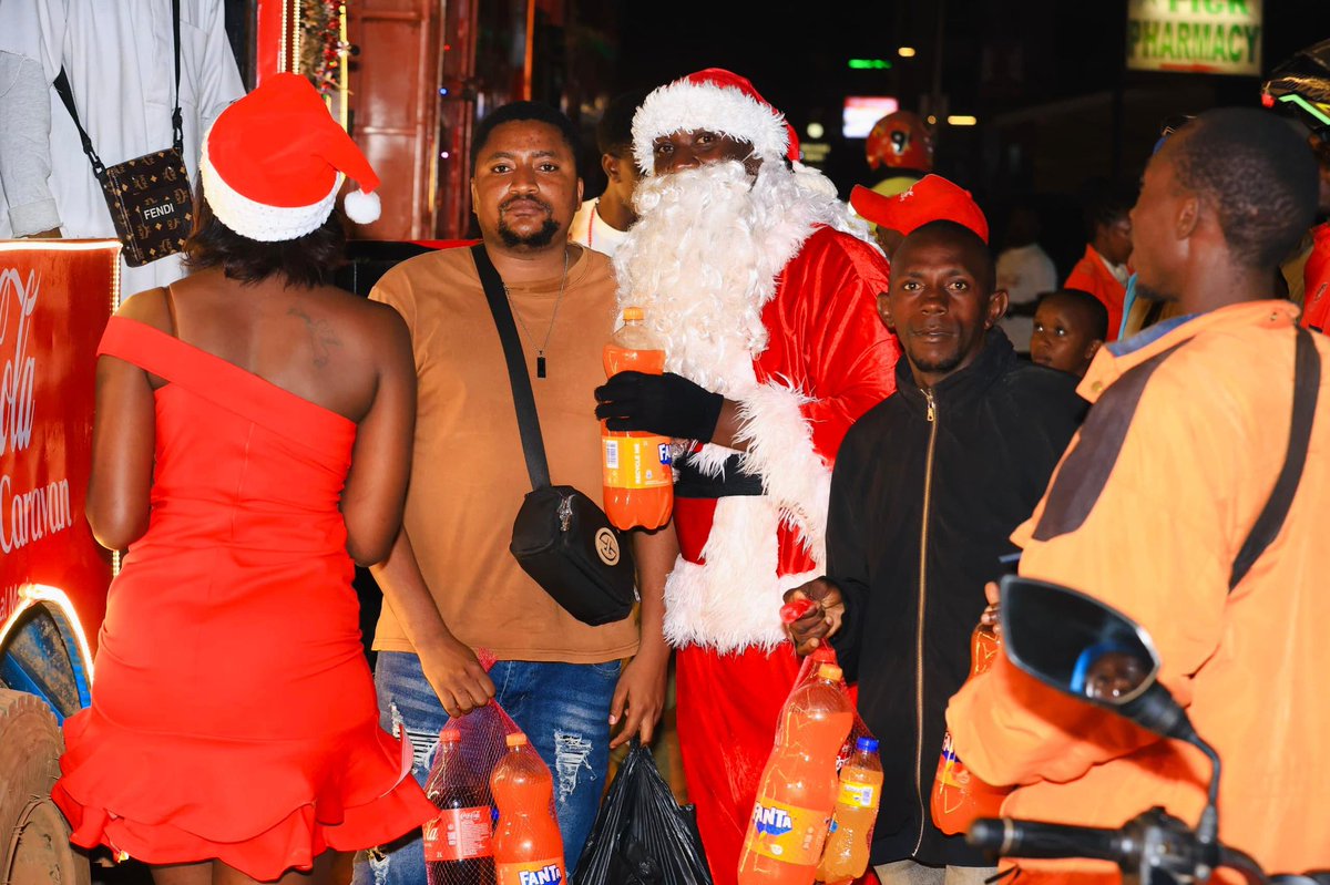myrahkayug's tweet image. My good people of wandegeya-bwaise and the neighborhood the #caravan is in your area today so be ready to experience early #Xmas with  #CoCaColaChristmasCaravan
#TambuzaRealMagic
#RefreshUG