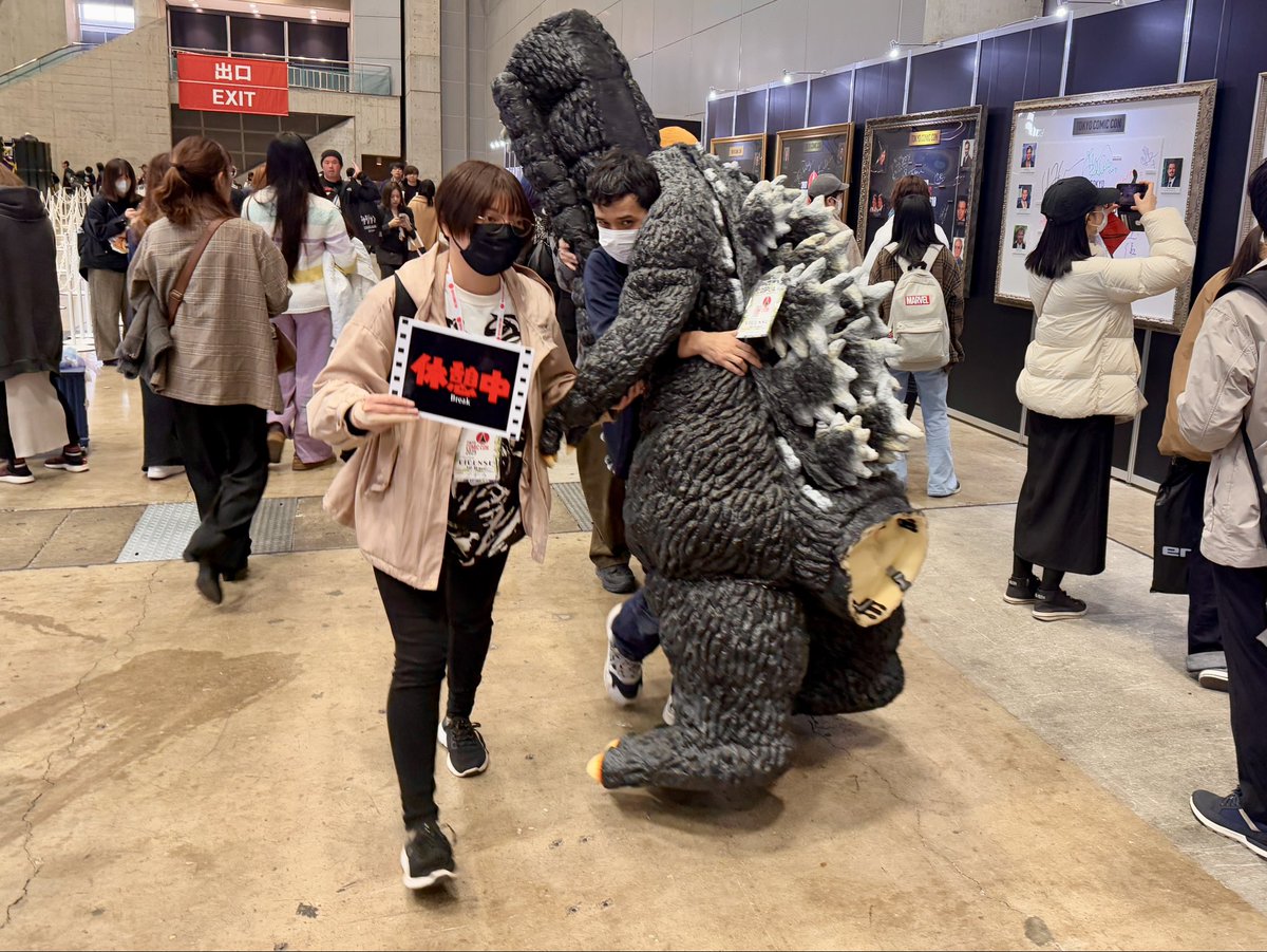 normancengland's tweet photo. Better luck next time, Gojira-san.
#Tokyocomicon https://t.co/Q3djvuuVVu