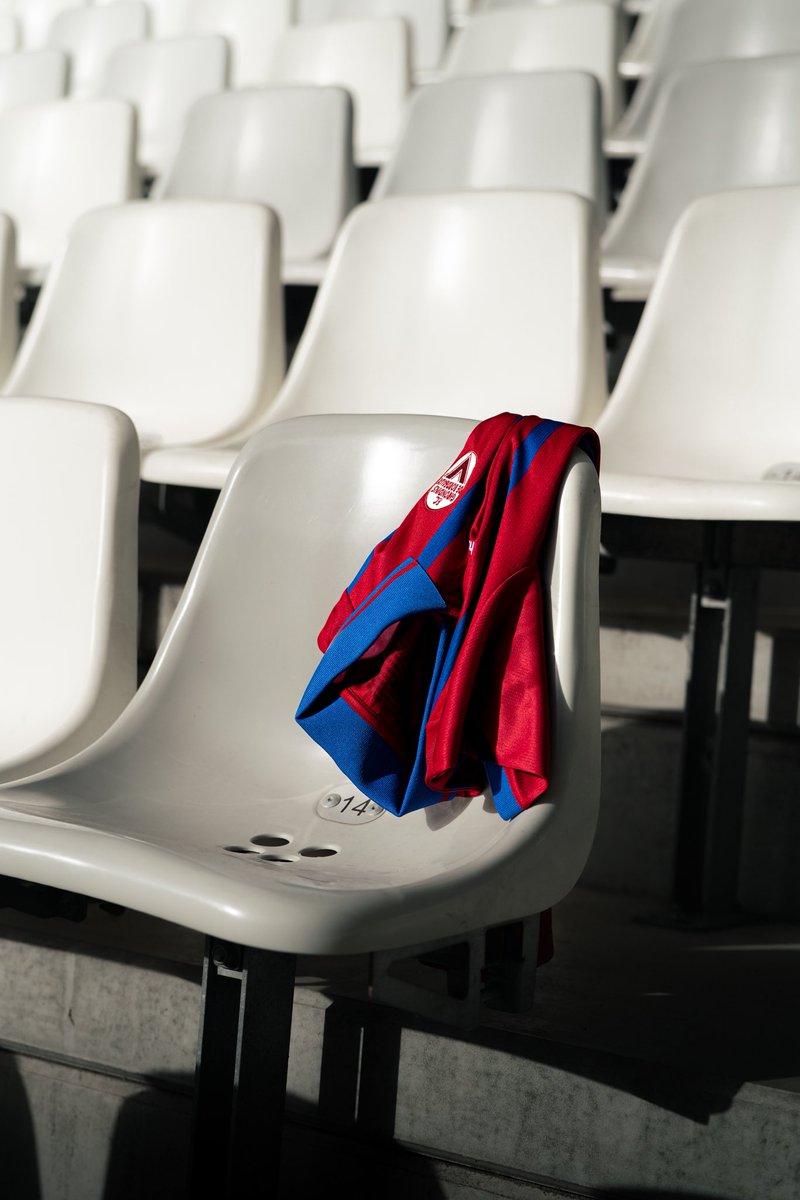 Le nouveau maillot Third vous attend au <a href="/StadeAtlantique/">StadeAtlantique</a> 🔴🔵

#FCGBDLFC #AllezBordeaux