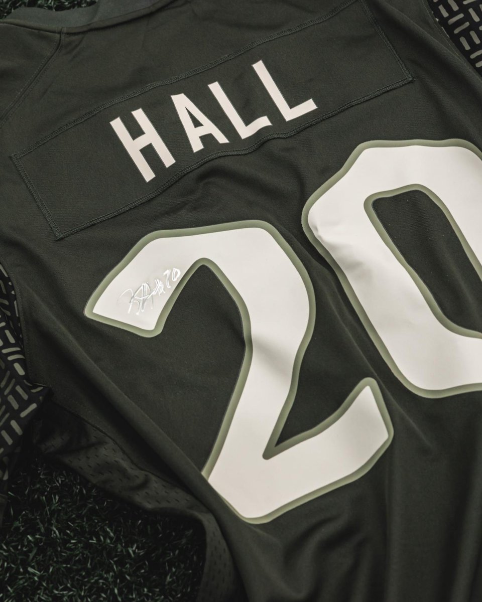 nyjets's tweet image. some people start their mornings with a coffee, we start ours with a Breece Hall Rivlaries jersey giveaway