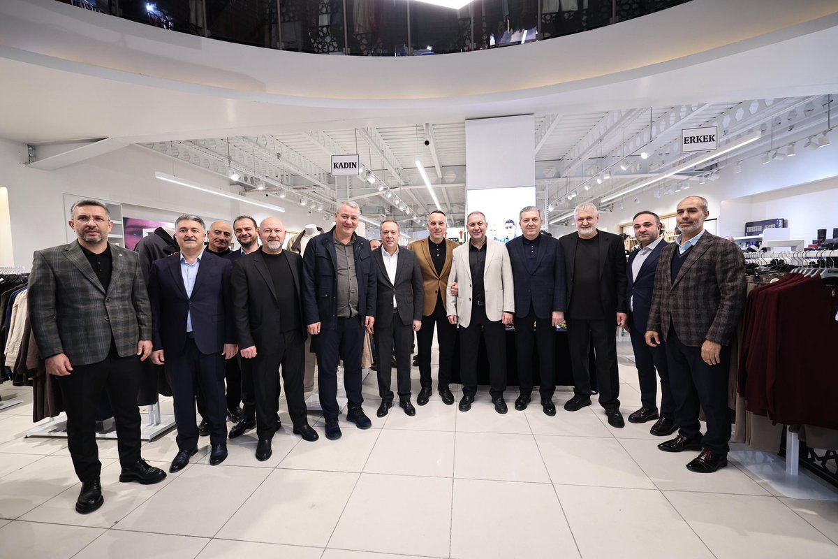 İl Yönetim Kurulu Üyemiz, Dava Arkadaşımız Salim Salman’ın Çark Caddesi’nde bulunan All Day FBI &amp; Twister mağazasının açılışına kıymetli konuklarla birlikte iştirak ettik.

Yeni işyerinin Salman ailesine hayırlı olmasını temenni ediyor, işlerinde bol ve bereketli kazançlar