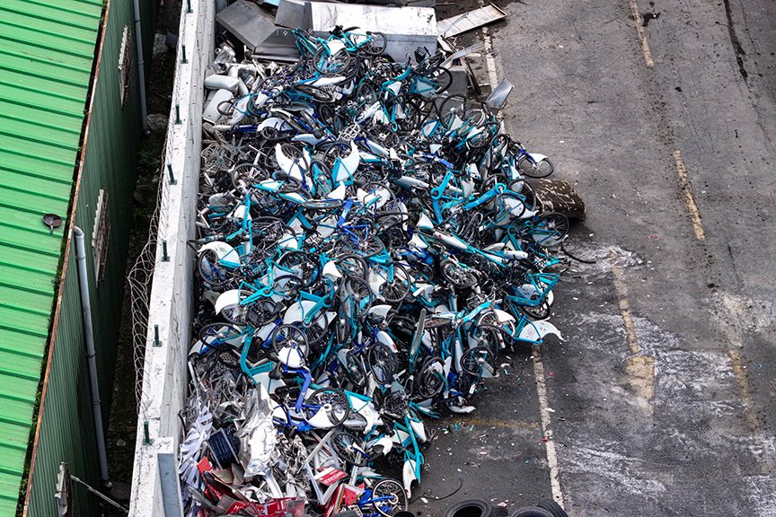 Ulaşım ve Trafik Komsiyonu üyemiz <a href="/abdullahaksu034/">Abdullah Aksu</a> ‘un İSBİKE ve bisiklet yönetimine ilişkin açıklamalarını mutlaka okuyunuz.

“Bisikletler İBB'ye ait Bayrampaşa'daki Levazım ve Ayniyat Müdürlüğü Hurda Depo Şefliğinin hurdalığında kırılarak hurda haline getirildi.”