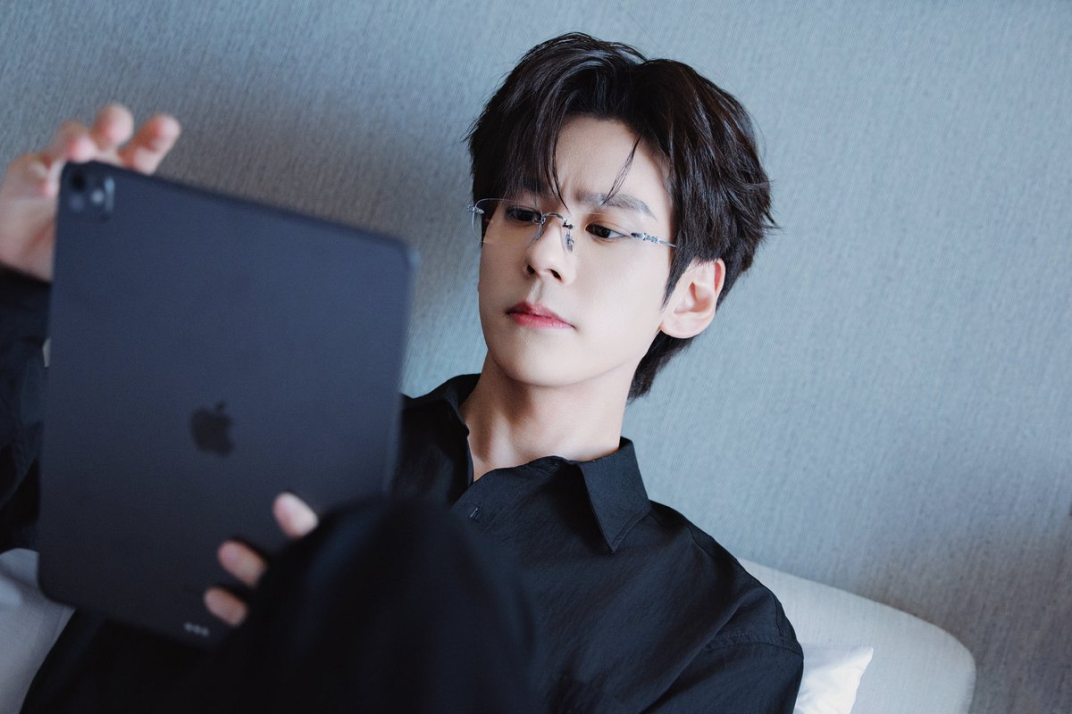 milesweiarchive's tweet photo. 📸 251206 Wei Zheming Studio Weibo Update #魏哲鸣 #WEIZHEMING #MILESWEI https://t.co/wuxkRFbeR2