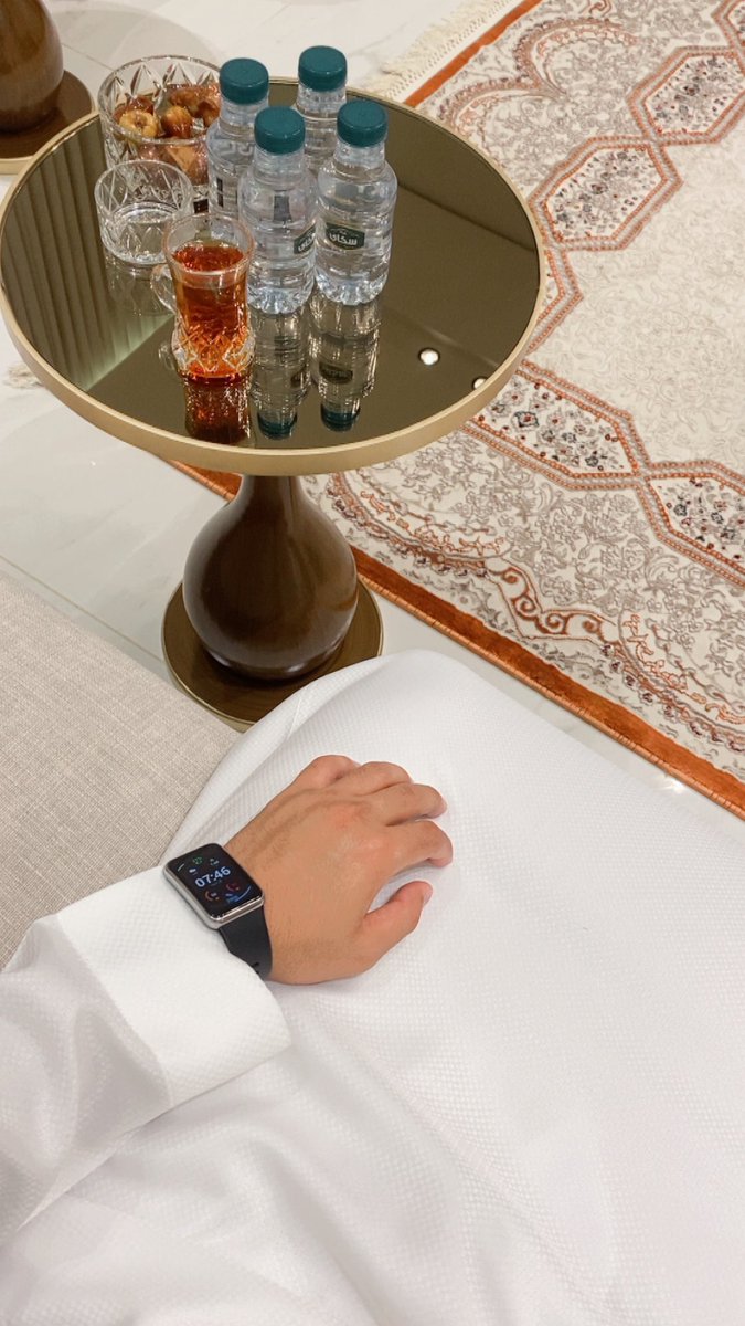 aboull_79's tweet photo. سعد بن جدلان في عز المكابر قال : 
" الدنيا ما توقف على أحد 
وإن تفرقنا فجوج الله وساعي" 

ثم أنهزم وقال : 

" خلوني أسج عن موضوعه أحسن لي 
والا الغلا والله ان يبطي وهو غالي ." 
           ❣️❣️ https://t.co/PrlxcL5Q9t