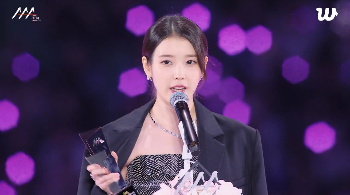 radian_iu's tweet photo. Congrats to IU (@_IUofficial) for winning 6 awards at the 2025 Asia Artist Awards!

🏆Best Couple award with Park Bo Gum
🏆Fabulous award
🏆Hot trend award
🏆Best Artist award
🏆AAA Legendary Solo (Female)
🏆Artist of the Year (Daesang)

#2025AsiaArtistAwards #AAA2025
#IU #아이유 https://t.co/egiAyBY4wX