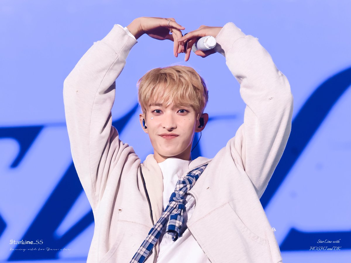 StarLine_SS's tweet photo. 251206 [NEW_] 오사카💖🩵🤍
#도겸 #DK #석민 #ドギョム 
#세븐틴 #SEVENTEEN https://t.co/gdEWjeOrq6
