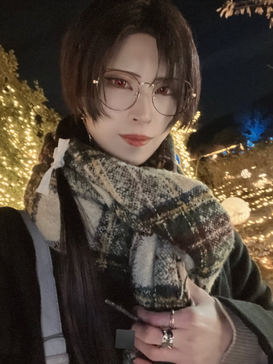 cos △捏造私服
撮影とクリスマスマーケットを存分に楽しんできて満足した後の顔です