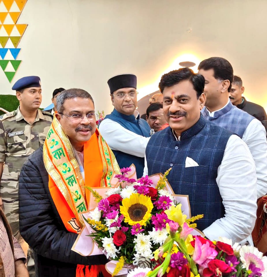 rameshwar4111's tweet photo. केंद्रीय मंत्री एवं वरिष्ठ भाजपा नेता माननीय श्री @dpradhanbjp जी का आज राजा भोज की नगरी भोपाल में आत्मीय अभिनंदन किया। https://t.co/jSXf8ZmoUo
