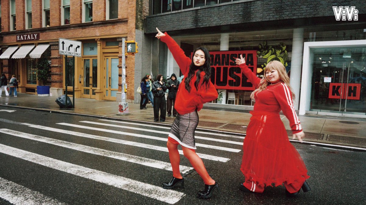 vivi_magazine's tweet image. NYの街中で、全身REDで楽しそうに踊ってる渡辺直美さん＆天ちゃんが愛おしいすぎるのでみて❤️
vivi.tv/post462769/?ut…
#渡辺直美 #山﨑天 #天ちゃん