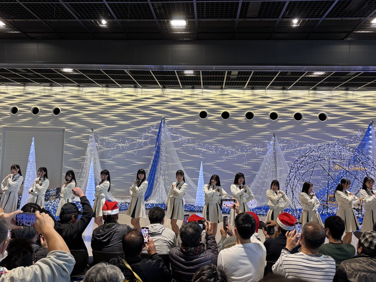 gsm1jW3S6ulvgzC's tweet image. クリスマスマーケット🎄
かわいいが大渋滞
やっと聴けた！
アイドル王道ソング？
#金沢港クルーズターミナル
#MRO 
#ほくりくアイドル部