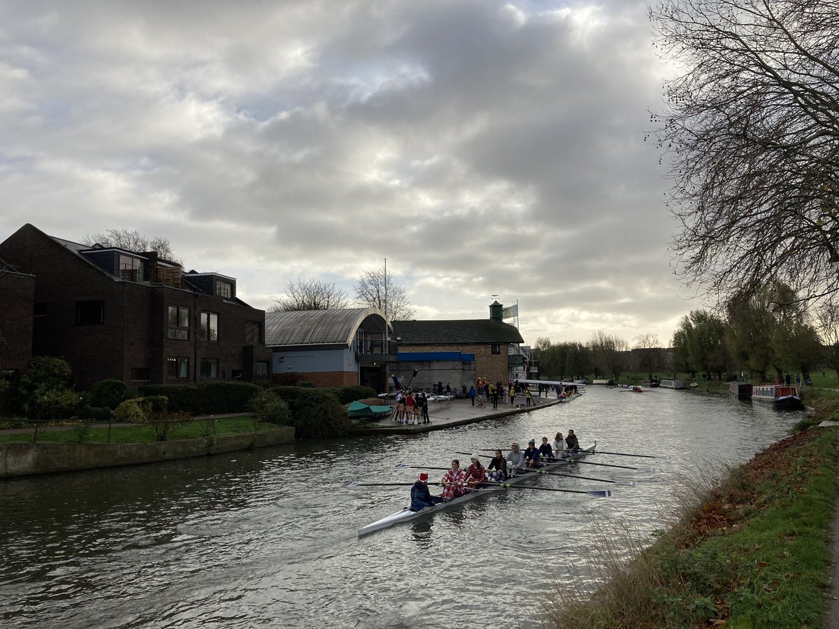 DfsStubbs's tweet image. End of term #Christmas #rowing eights on the #river #Cam in #Cambridge
