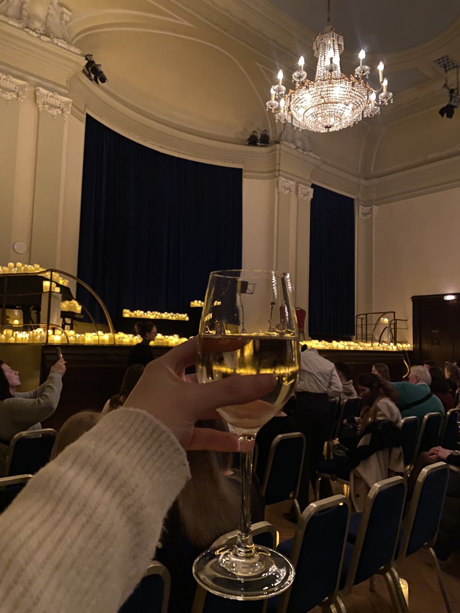 •Kintsugi• tweet media