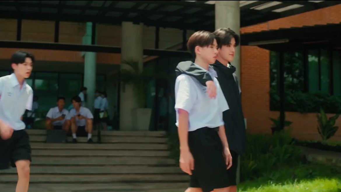 Fairry_area's tweet photo. มาแล้วครับๆ พี่เรย์ของเราจายอมปล่อยน้องๆให้กับพี่ประธานมั้ยยน้าา✨

LOVEX3 LETS GO 100K
#ONEDAYLOVEX3_100K #fairryfair #LOVEx3 https://t.co/i2Vlluj33N