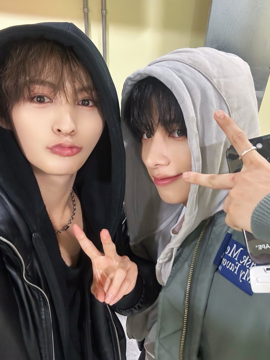 at_ALL_H_OURS's tweet photo. [#마사미]
겨울은 fashion 🕺🏻

#ALL_H_OURS #올아워즈
#MASAMI #마사미 https://t.co/SbPUfqvsf0
