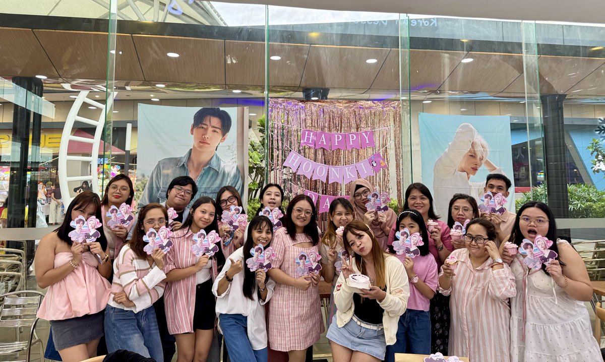 hearten_sync's tweet photo. To all our HoonKi CSE attendees, thank you so much for coming! We hope we really made this day #AMomentToRemember.  

We hope you had a wonderful time enjoying the game prizes, the duck race, and our Spin-the-Wheel raffles ✨🌸 

Please tag us when posting your pictures. 🤍 https://t.co/g9yUPY0vaV
